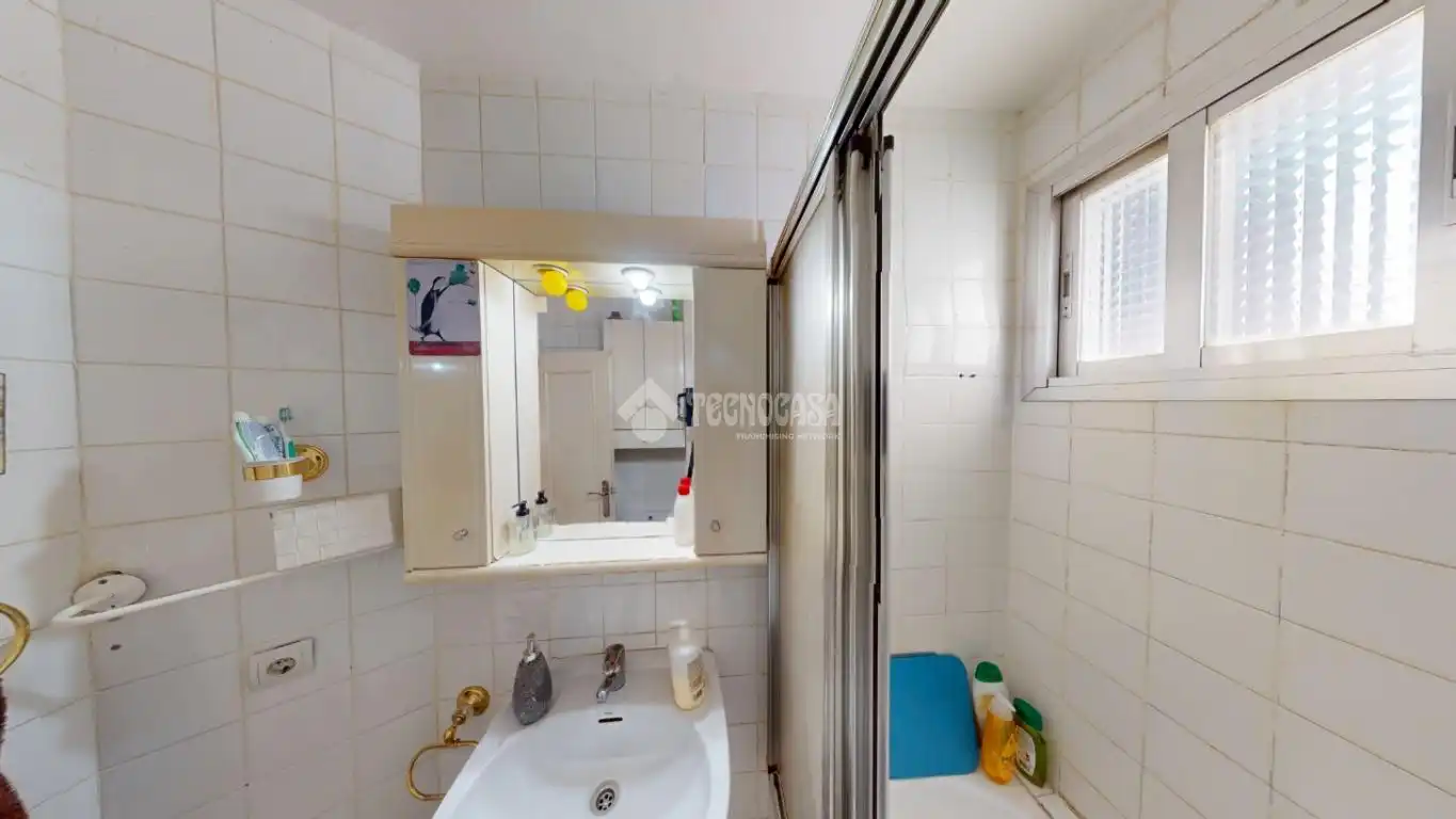 Flat for sale in Flores