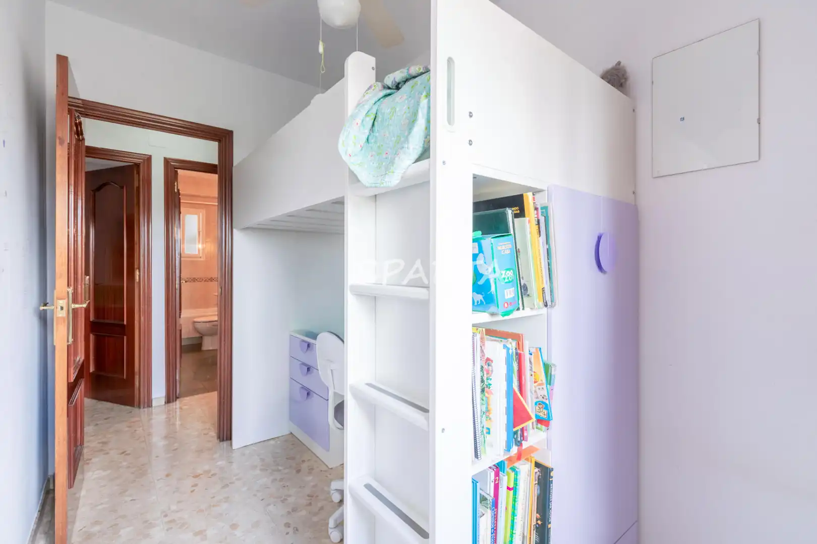 Habitación de Piso en venta en Castilleja de la Cuesta con Aire acondicionado, Horno y Microondas