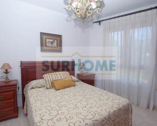 Bedroom of Flat to rent in Algeciras  with Parquet flooring