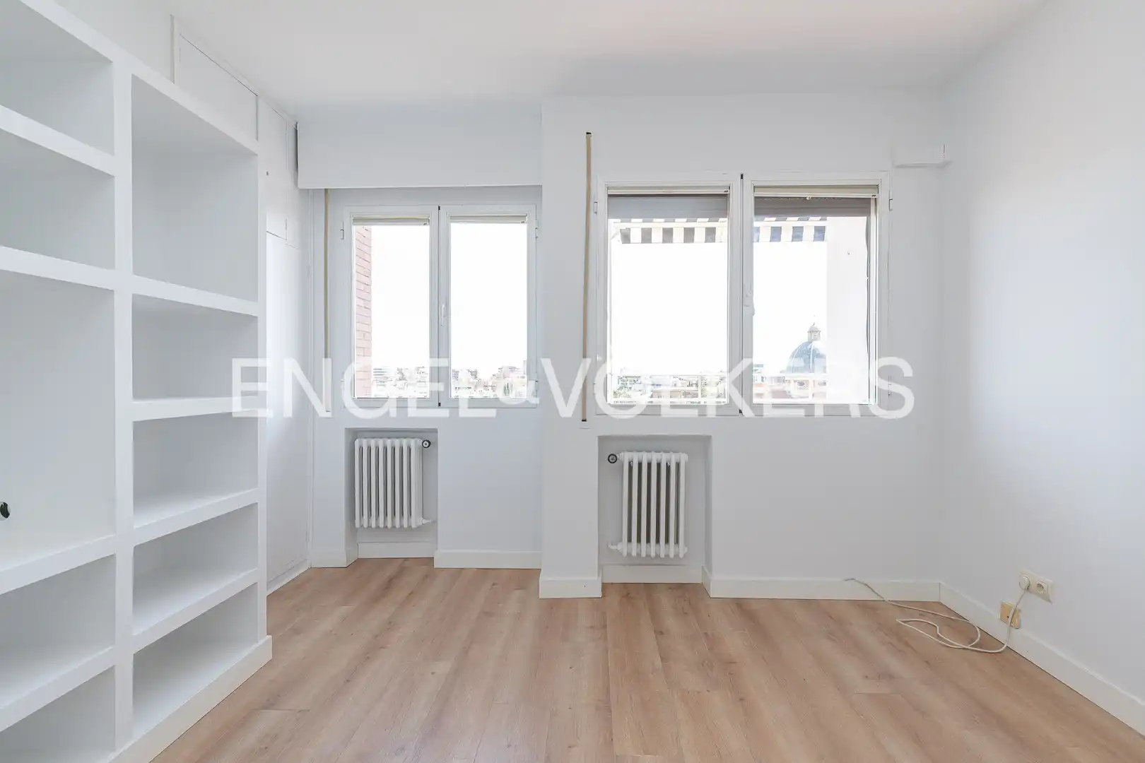 Bedroom of Flat for rent in Madrid  with Air Conditioner, Heating and Terrace