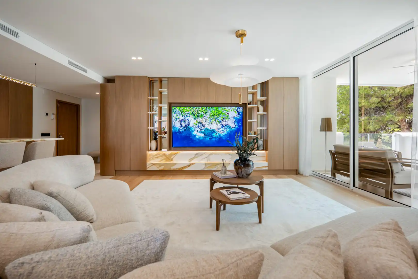 Wohnzimmer von Dachboden zum Verkauf in Marbella mit Klimaanlage, Terrasse und Schwimmbad