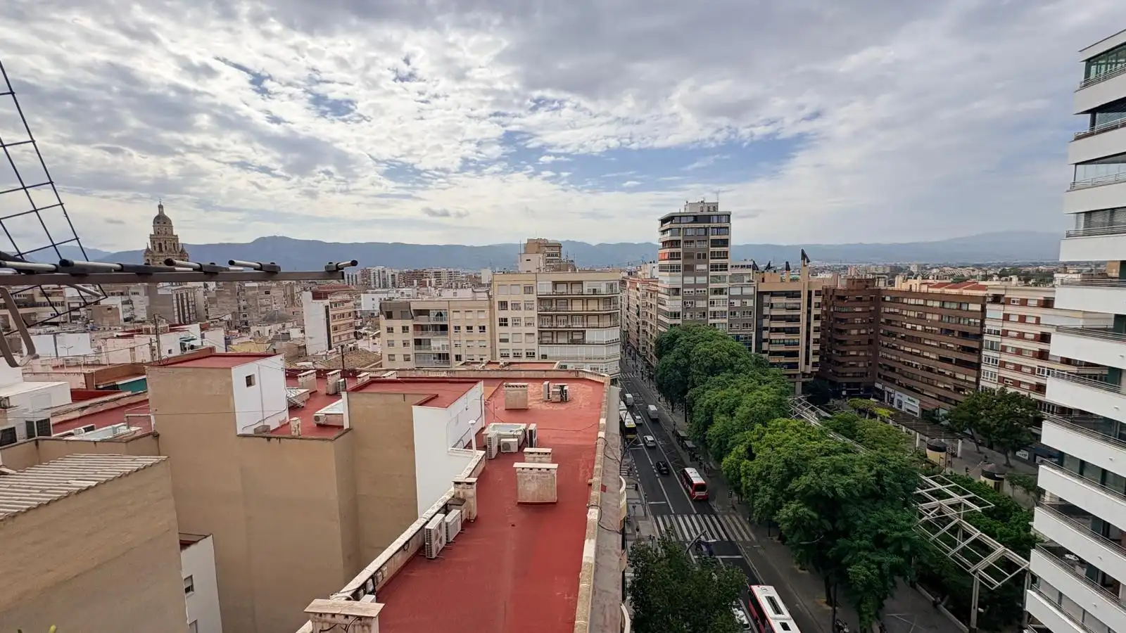 Pis amb terrassa en venda a Plaza Santa Gertrudis 2, ático