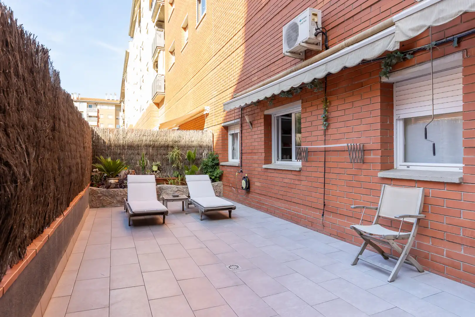 Terrassa de Planta baixa en venda en Ponent