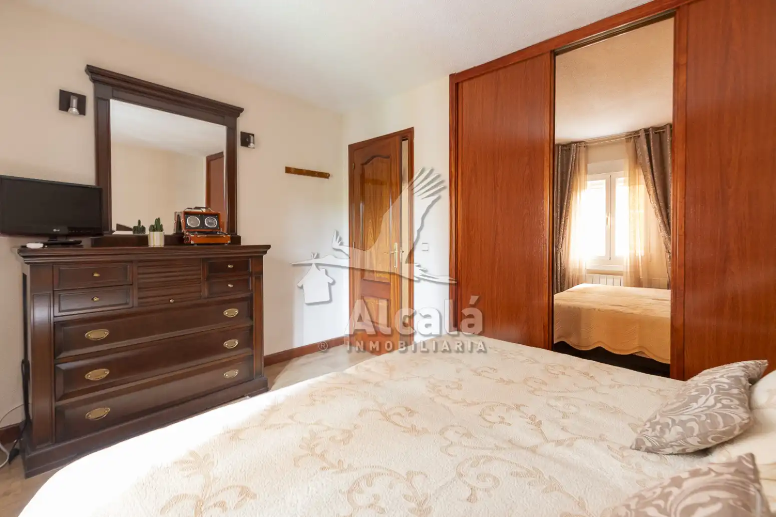 Bedroom of Flat for sale in Venecia - Nueva Alcalá