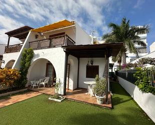 Vista exterior de Casa o xalet de lloguer en San Bartolomé de Tirajana amb Terrassa i Balcó