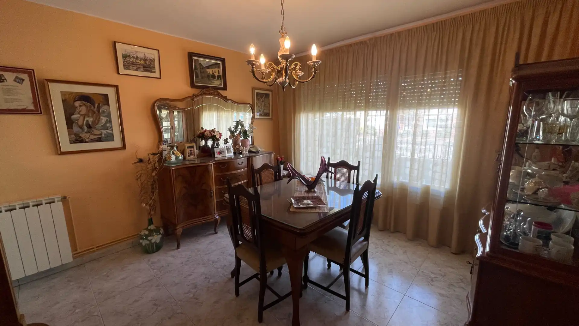 Comedor de Casa adosada en venta en Olot, Girona