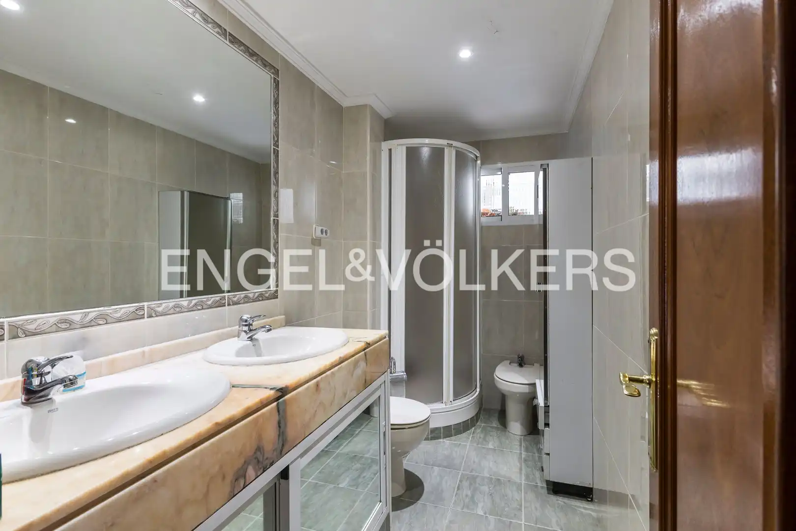 Baño de Ático en venta en Móstoles con Calefacción y Terraza