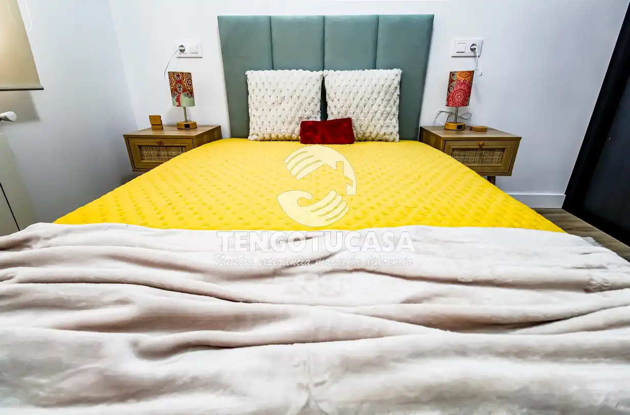 Bedroom of Flat for sale in Madrid  with Air Conditioner, Heating and Furnished
