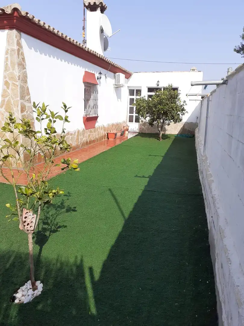 Detached house with pool to rent in Núcleo urbano, imagen 8