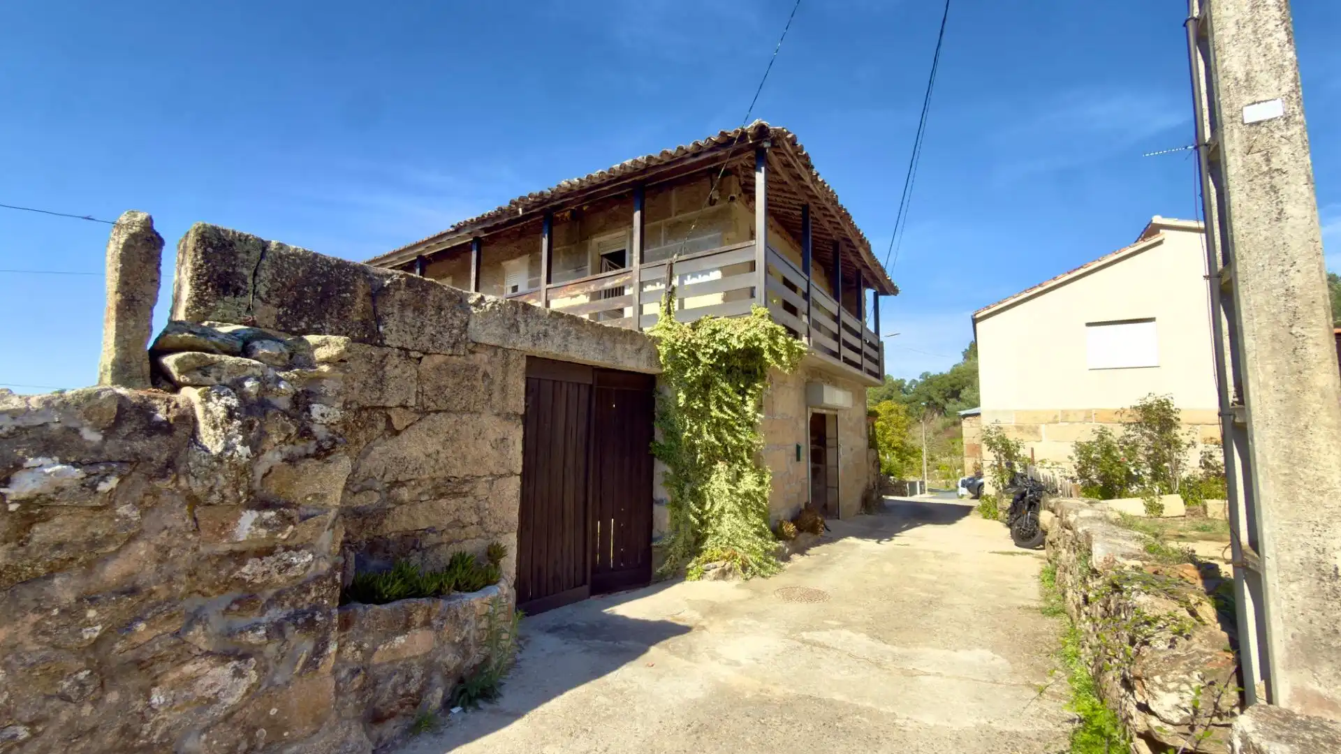 Casa amb terrassa en venda a Toén, imagen 2