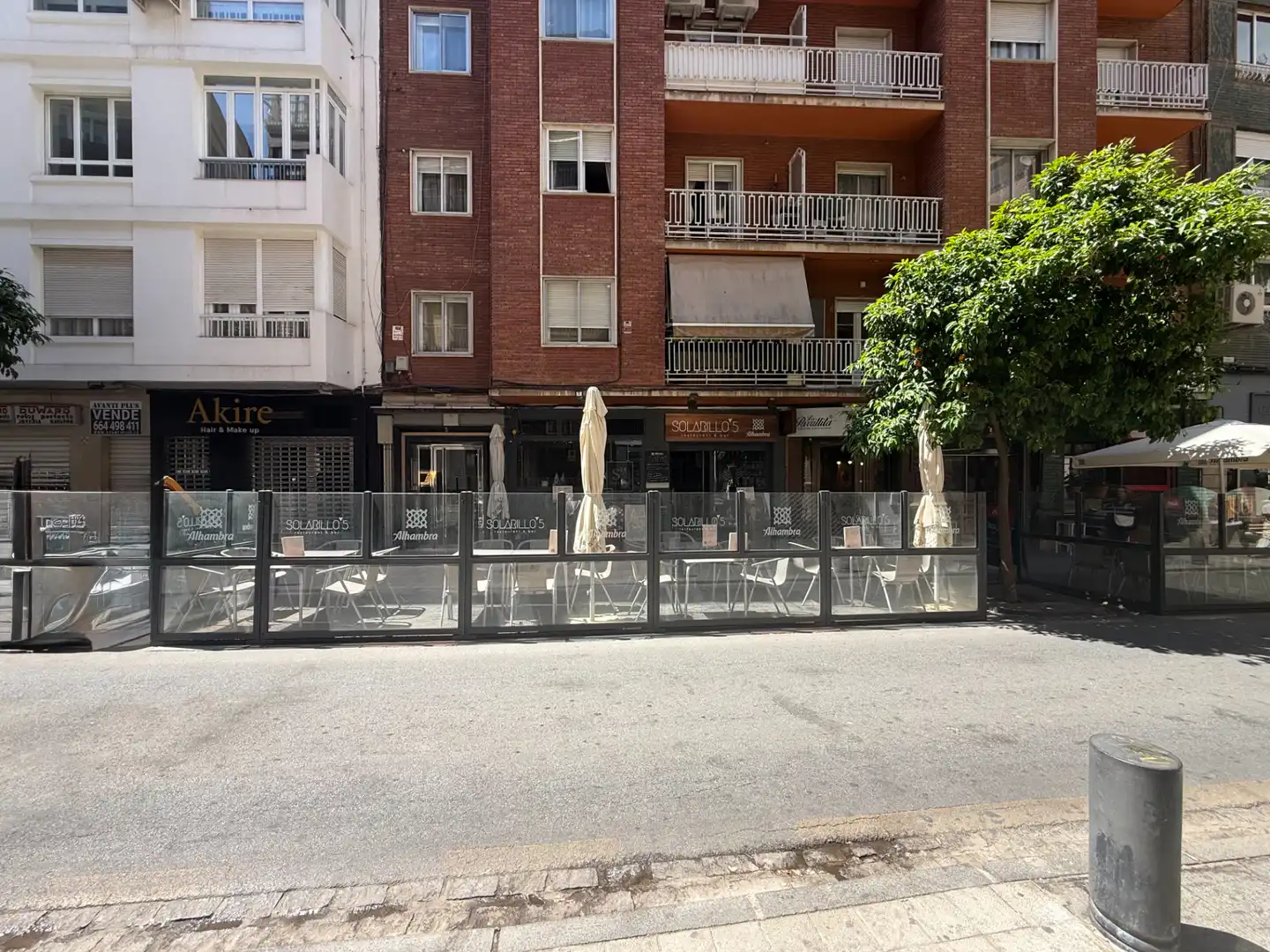 Vista exterior de Local en traspaso en Granada con Aire acondicionado, Parquet y Terraza