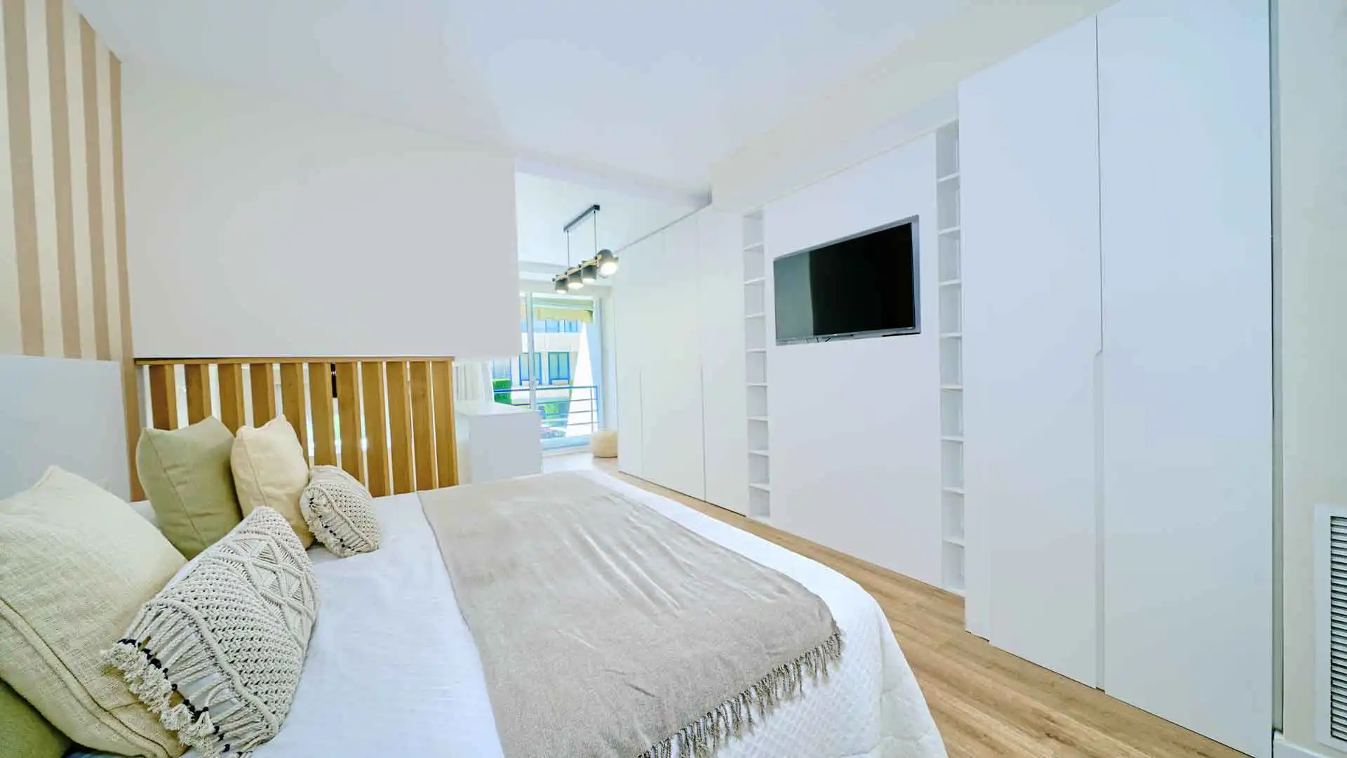 Habitación de Planta baja en venta en Marbella con Aire acondicionado, Terraza y Trastero