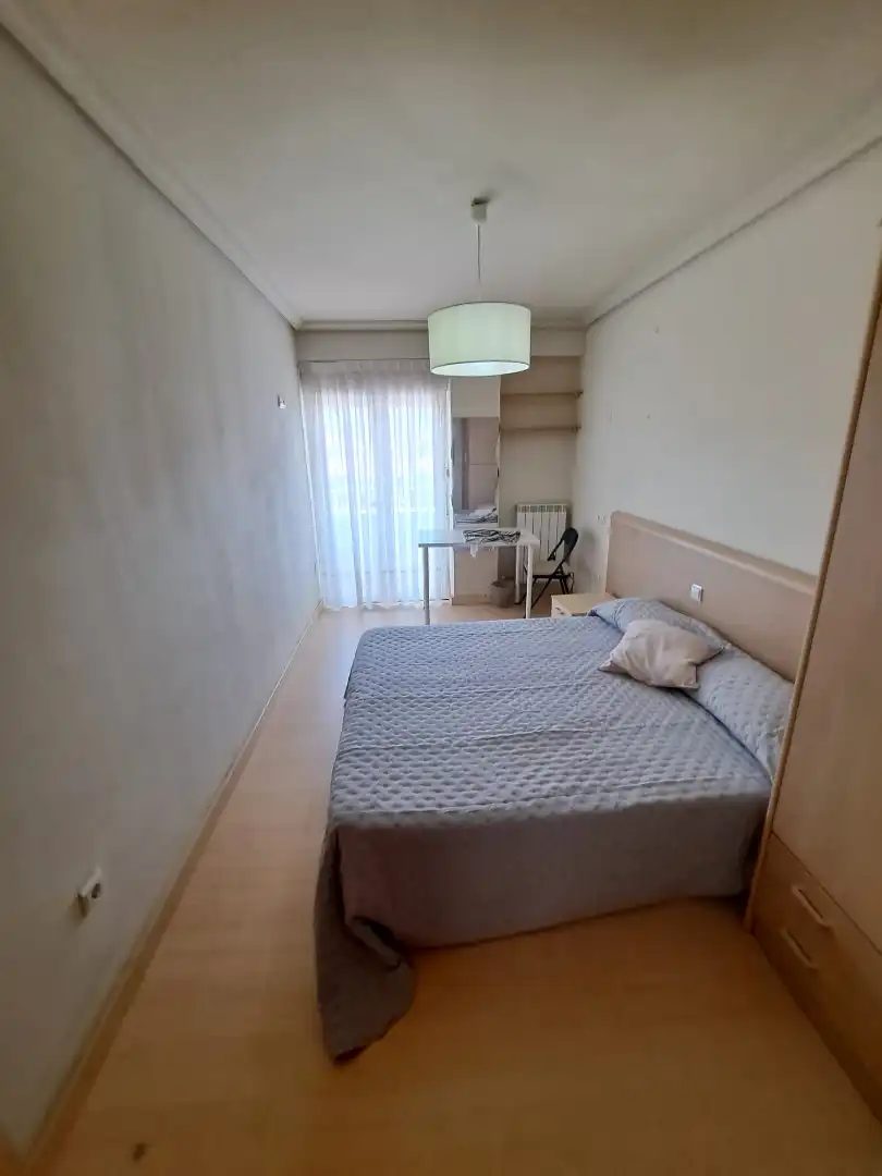 Habitación de Piso de alquiler en Zaragoza con Calefacción, Parquet y Amueblado