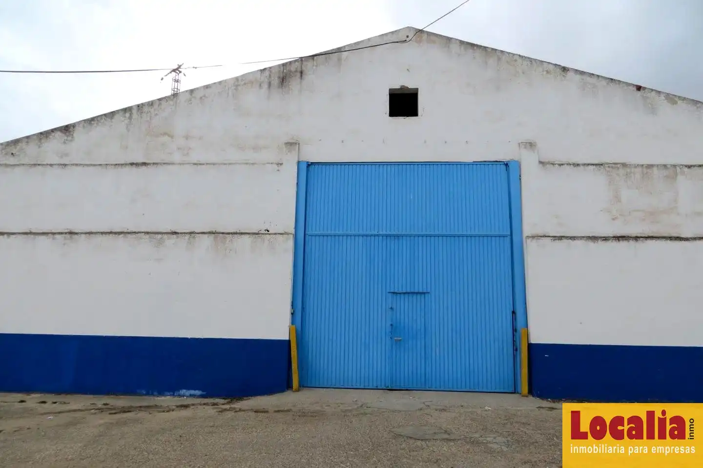 Vista exterior de Nave industrial en venta en Valladolid