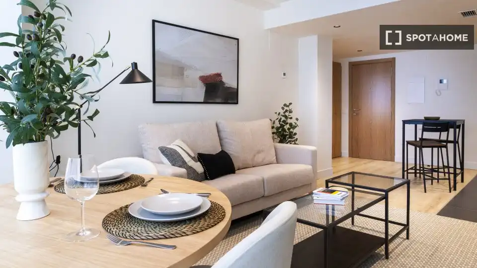Fotografía del inmueble reportado: 2.673 €/mes — Nueva España, Madrid