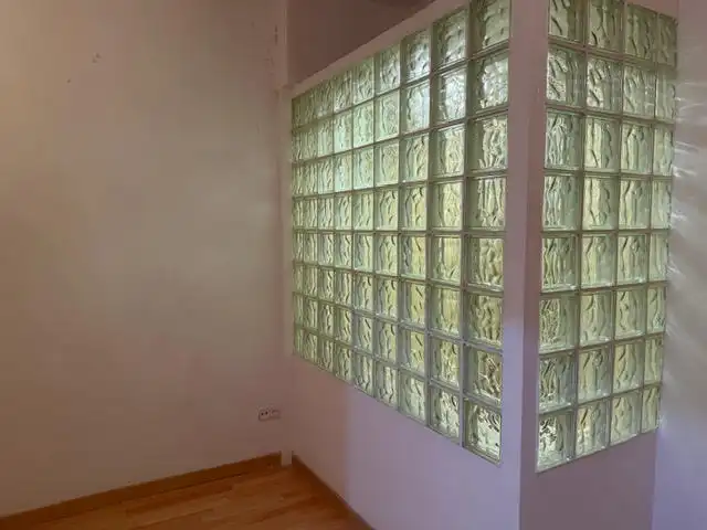 Piso en venta en Barcelona con Parquet, Horno y Balcón