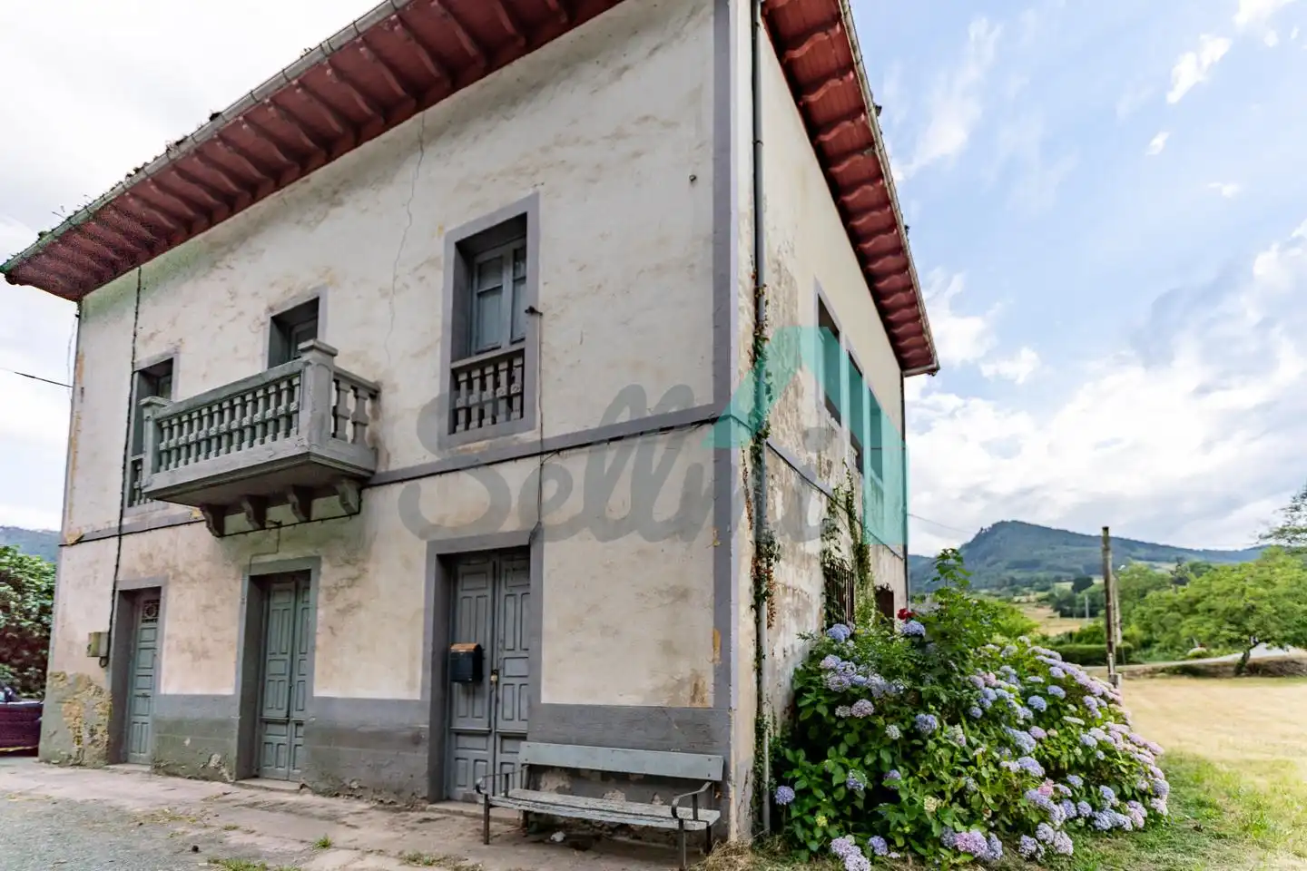 Vista exterior de Casa o chalet en venta en Salas con Calefacción, Jardín privado y Parquet