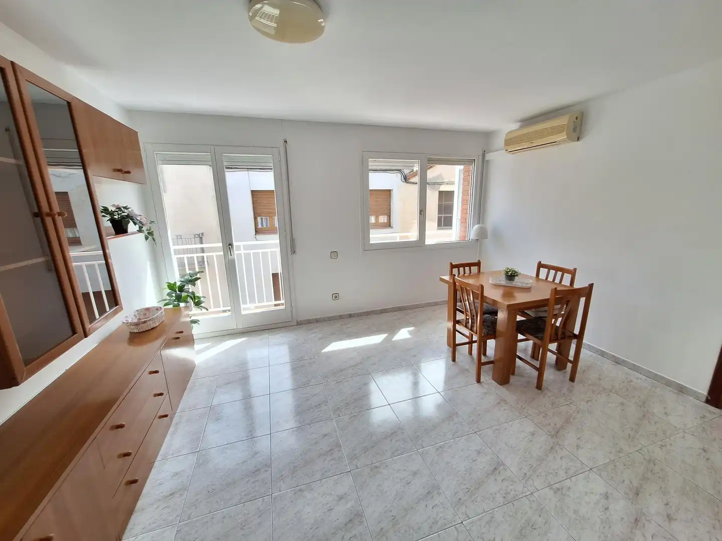 Flat with terrace to rent in Centre
