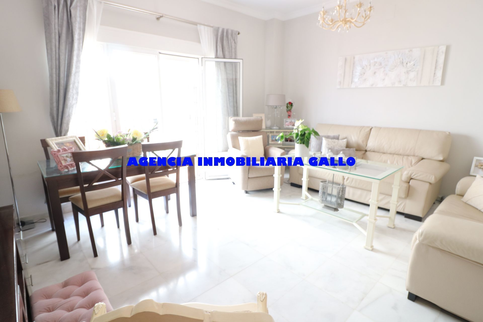 Living room of House or chalet for sale in  Sevilla Capital  with Air Conditioner and Storage room