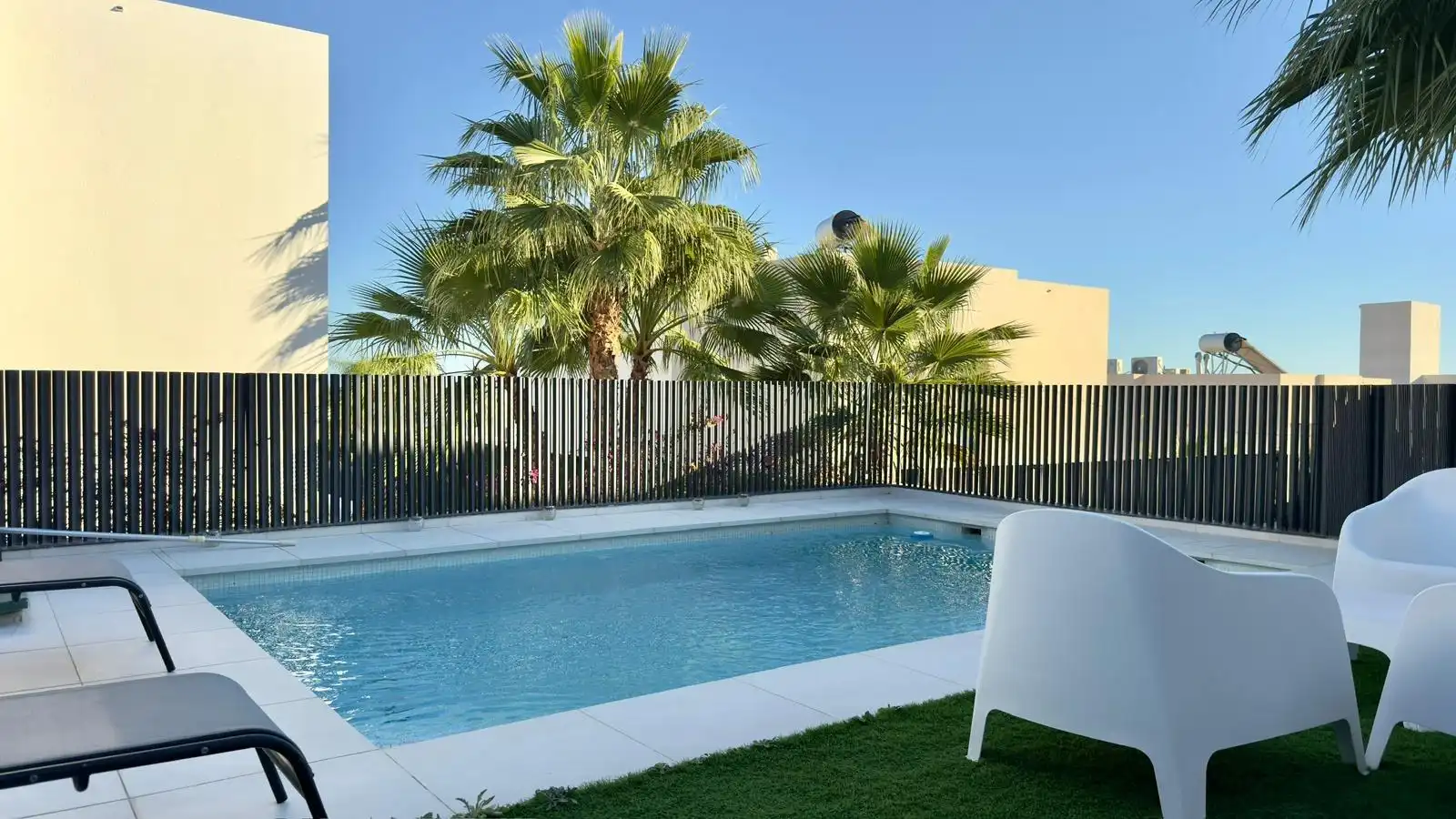 Piscina de Casa o chalet de alquiler en Finestrat con Aire acondicionado, Calefacción y Jardín privado
