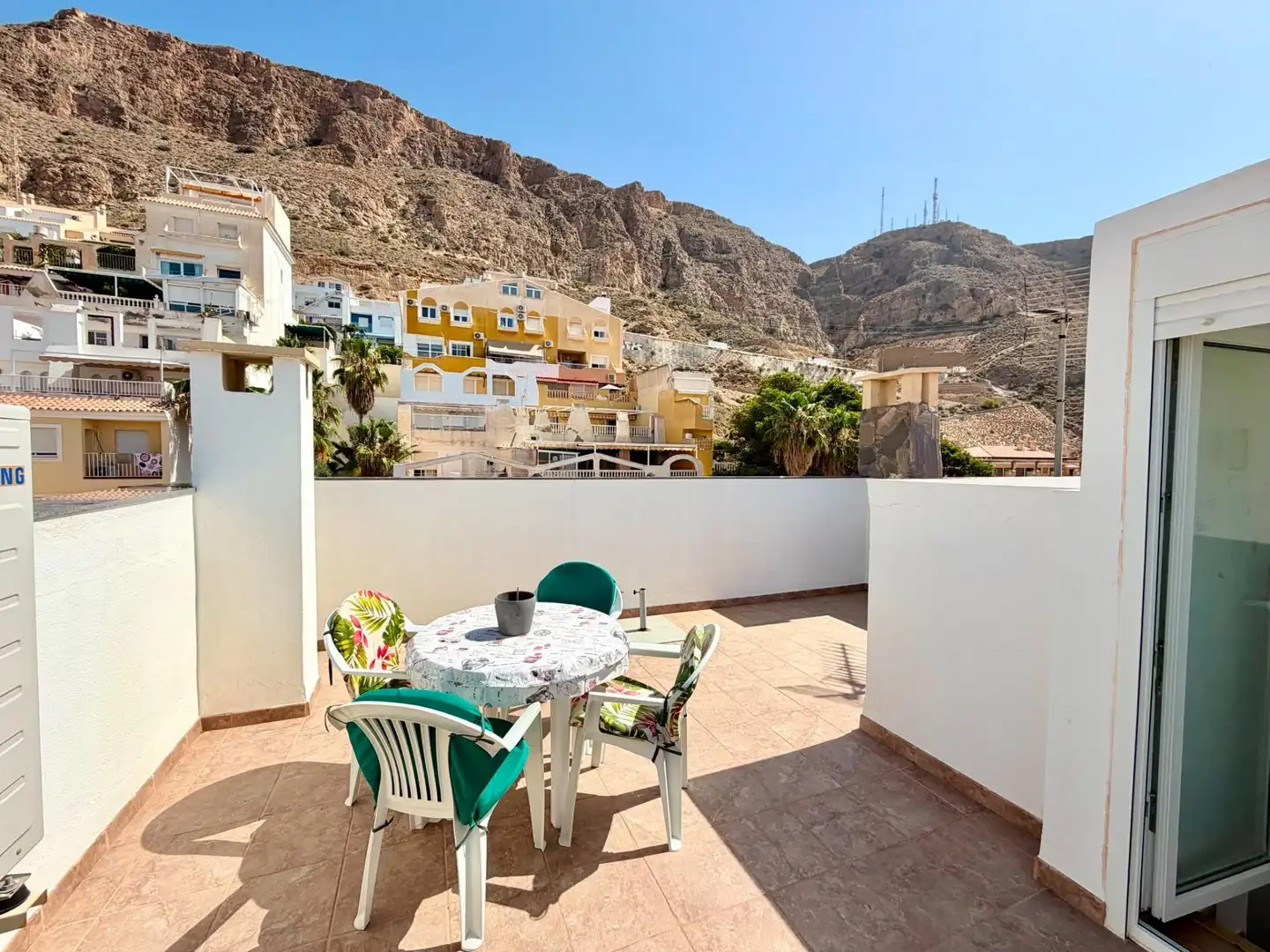Terraza de Casa adosada de alquiler en Roquetas de Mar con Aire acondicionado, Calefacción y Terraza