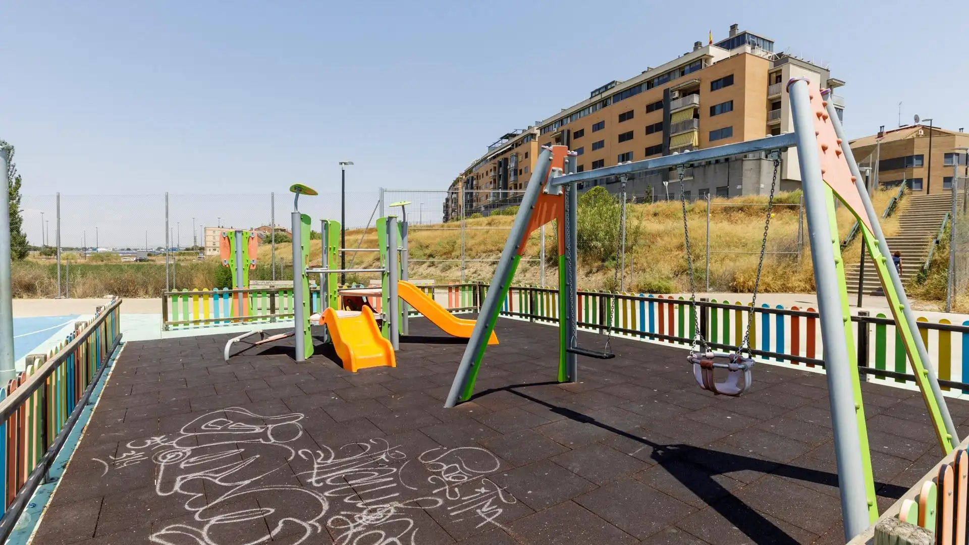Vista exterior de Casa adosada en venta en Zaragoza con Aire acondicionado, Calefacción y Terraza
