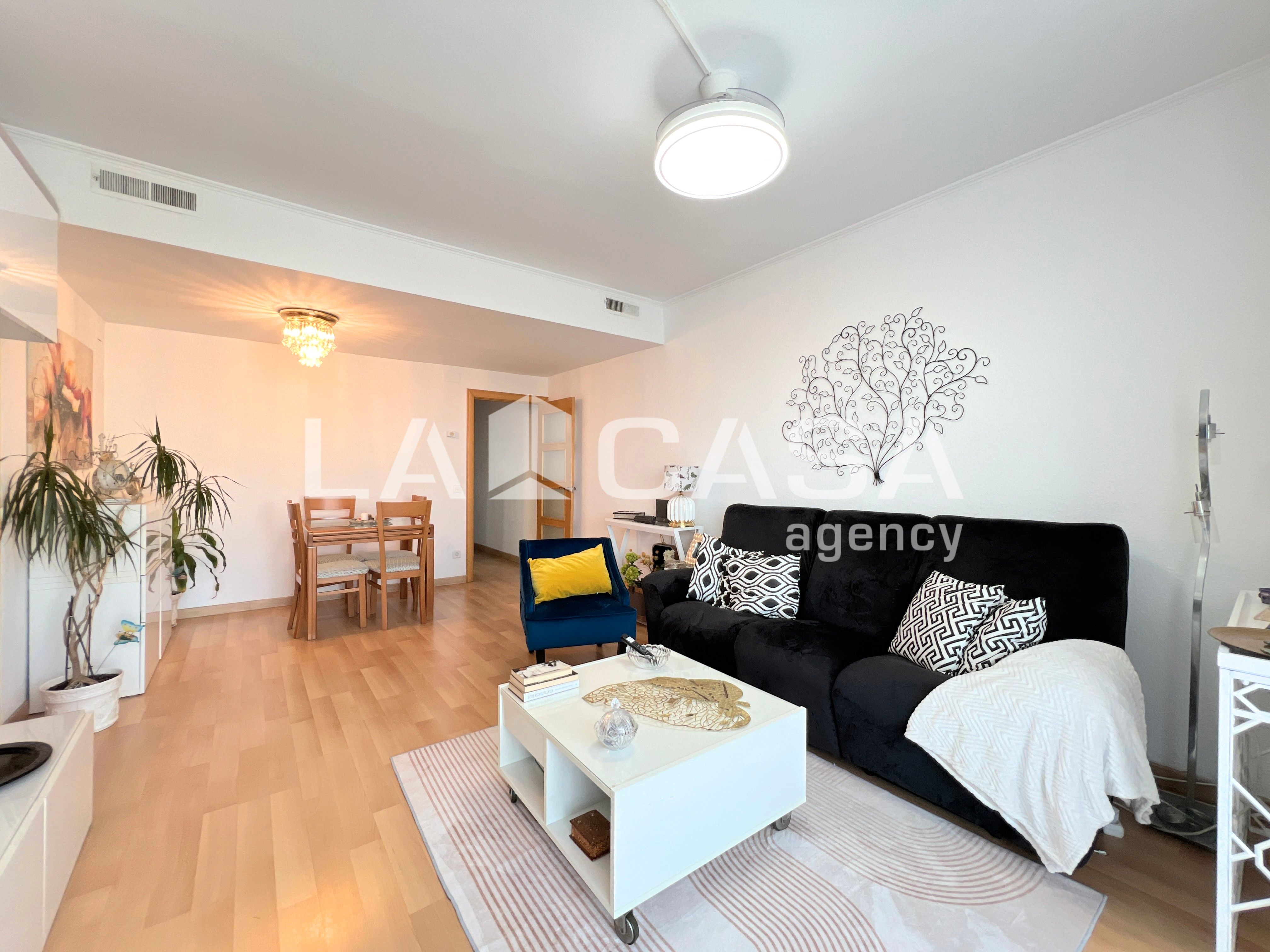 Sala d'estar de Pis en venda en  Barcelona Capital amb Balcó