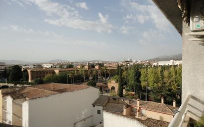 Vista exterior de Pis de lloguer en  Granada Capital amb Aire condicionat i Terrassa