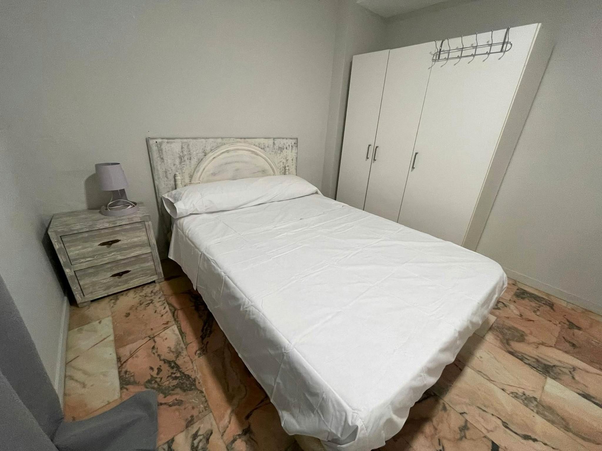 Dormitori de Pis per a compartir en  Sevilla Capital amb Calefacció, Jardí privat i Moblat