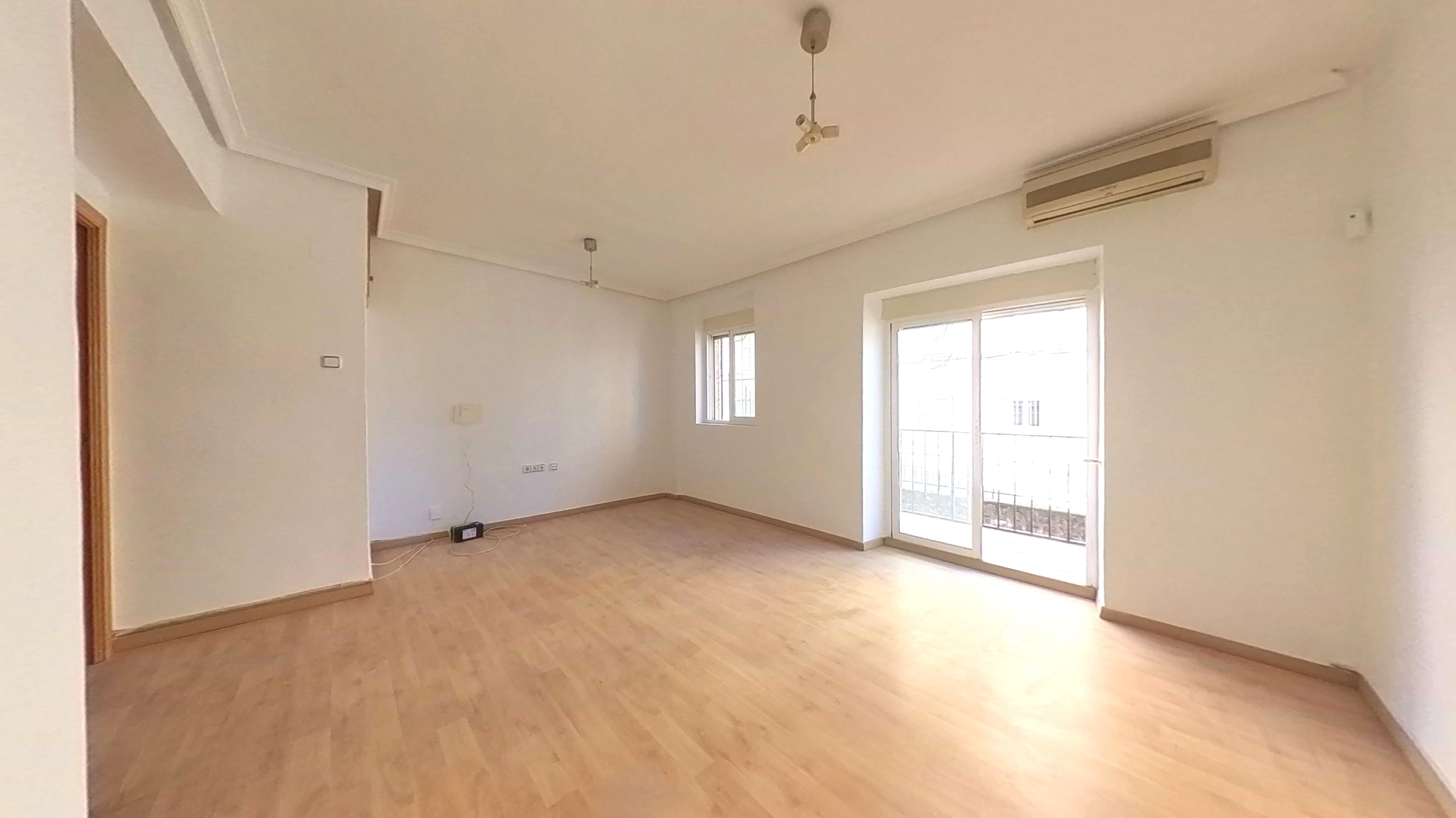 Sala d'estar de Pis en venda en Alcoy / Alcoi amb Parquet, Forn i Balcó