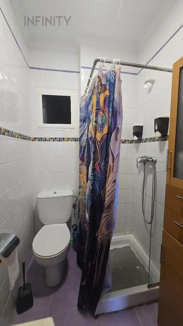 Baño de Apartamento de alquiler en Piles con Aire acondicionado, Calefacción y Terraza