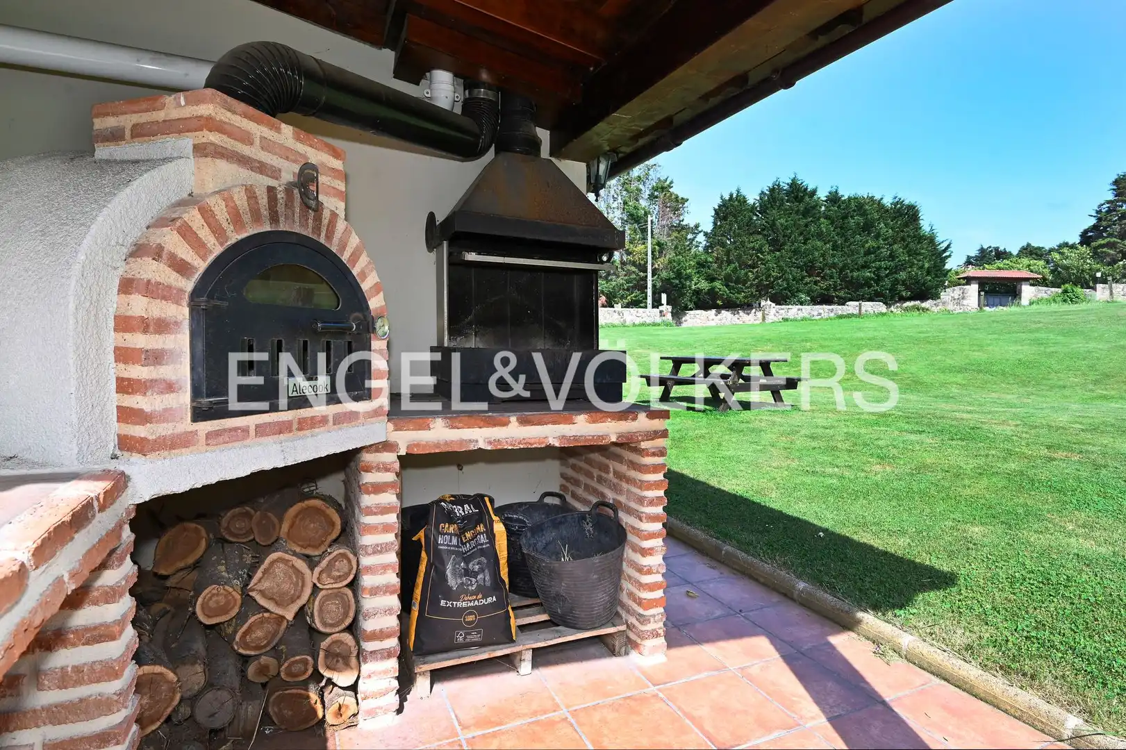 Terraza de Casa o chalet en venta en Miengo con Calefacción y Jardín privado