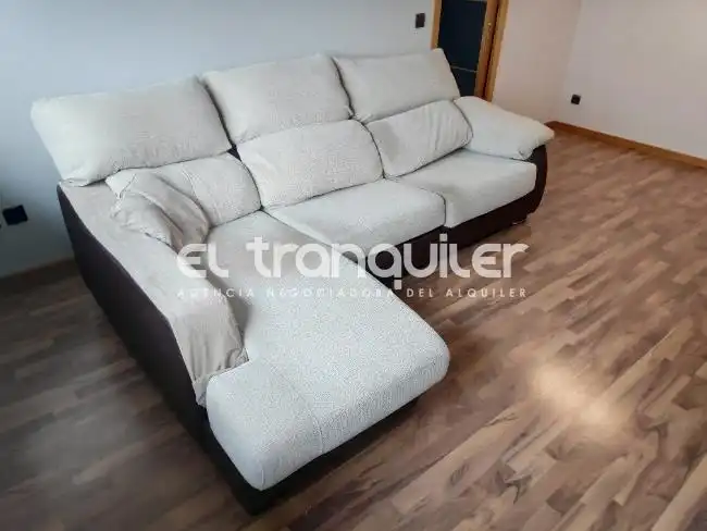 Sala d'estar de Pis en venda en Madrid amb Aire condicionat