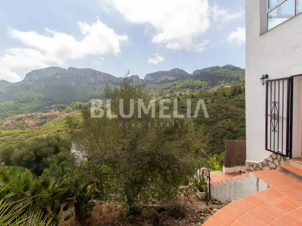 Vista exterior de Casa o xalet en venda en Dénia amb Aire condicionat, Jardí privat i Piscina