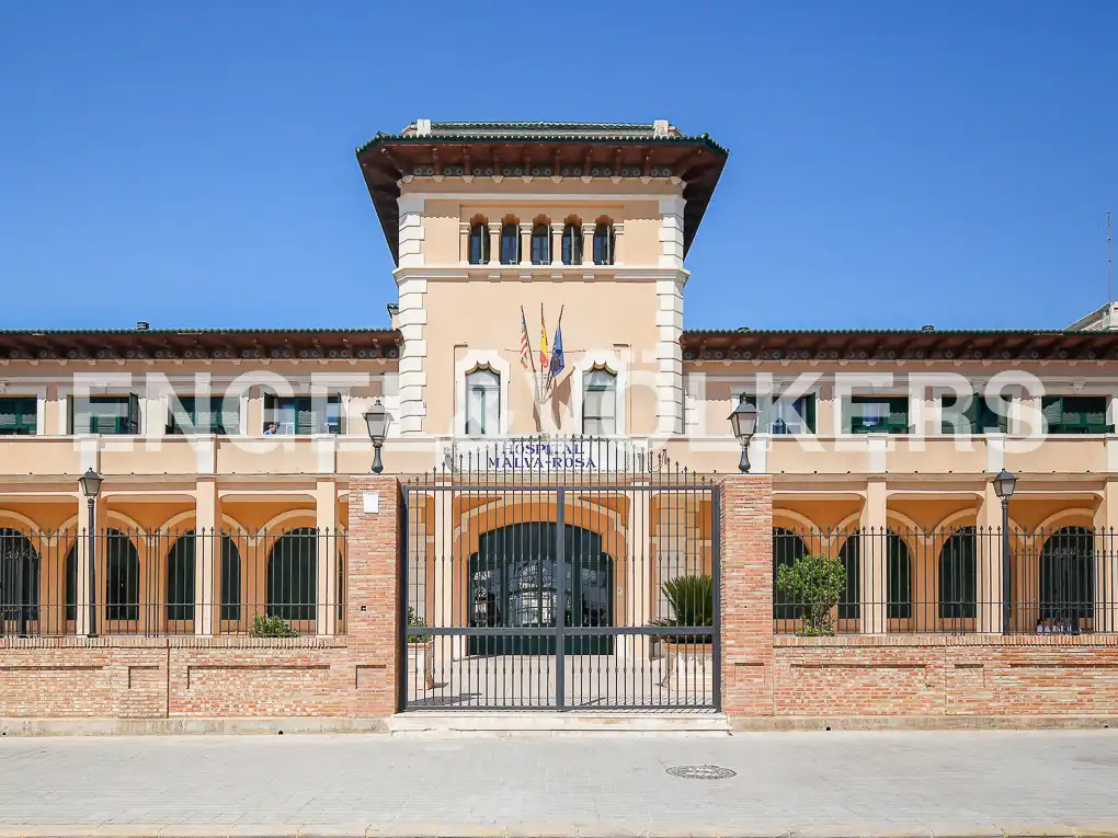 Vista exterior de Casa adosada en venta en Valencia con Aire acondicionado, Calefacción y Jardín privado