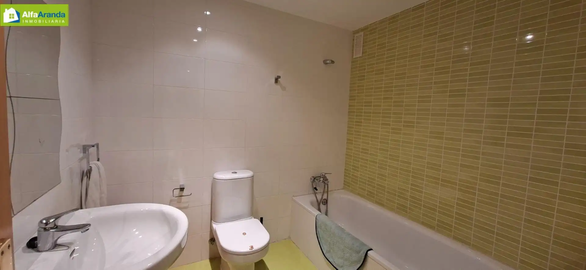 Baño de Piso en venta en Aranda de Duero con Calefacción, Trastero y Amueblado