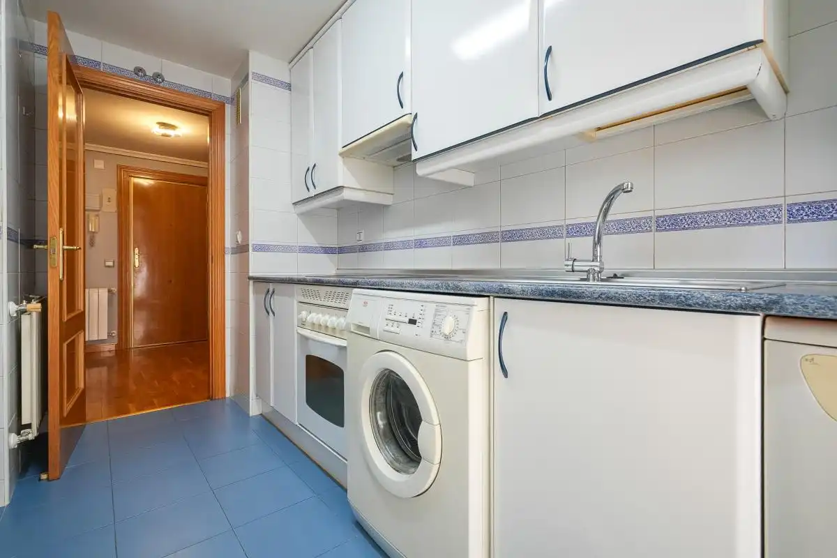 Cuina de Pis de lloguer en Madrid amb Aire condicionat, Calefacció i Terrassa