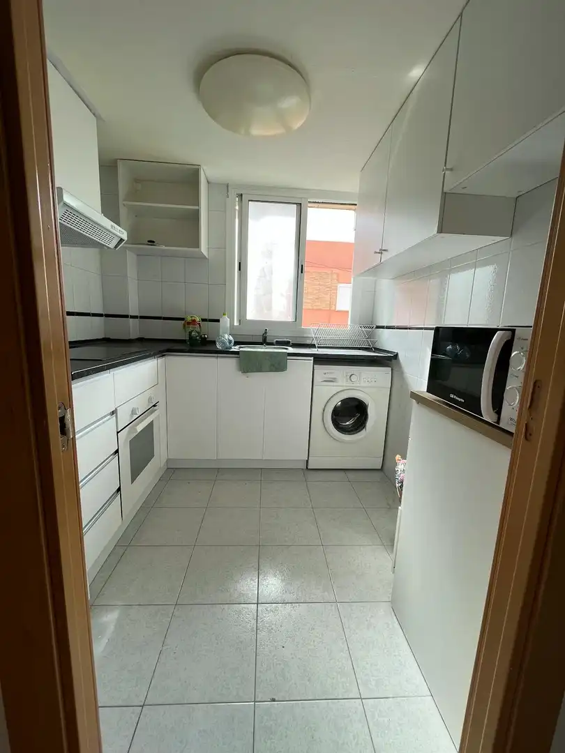 Cocina de Piso para compartir en Valencia con Aire acondicionado, Calefacción y Lavadora