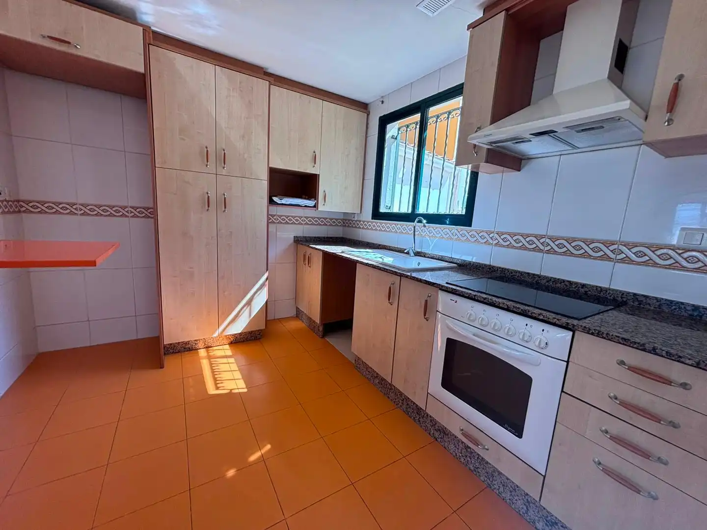 Cuina de Casa o xalet de lloguer en Benaguasil