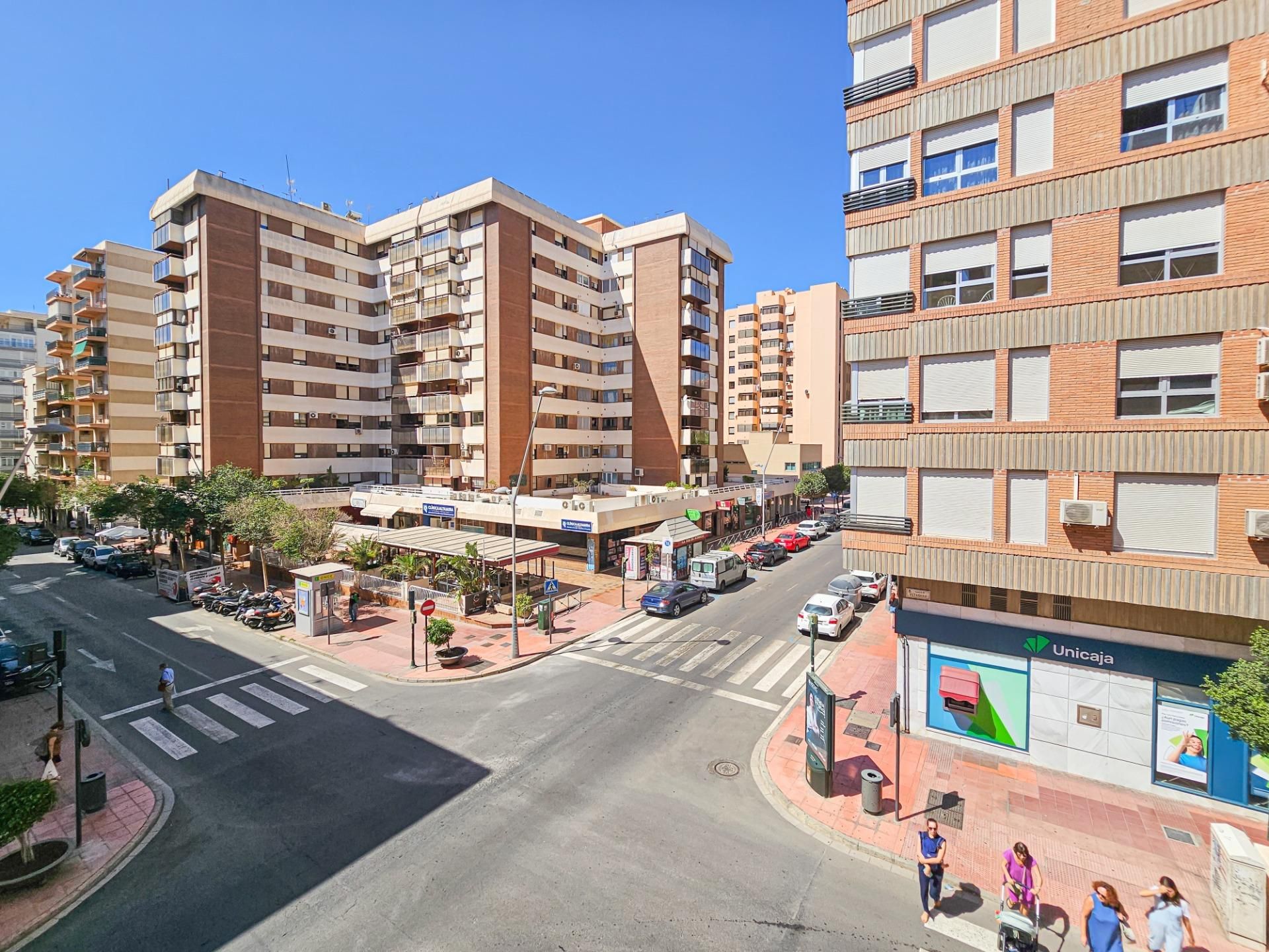 Vista exterior de Pis de lloguer en  Almería Capital amb Terrassa