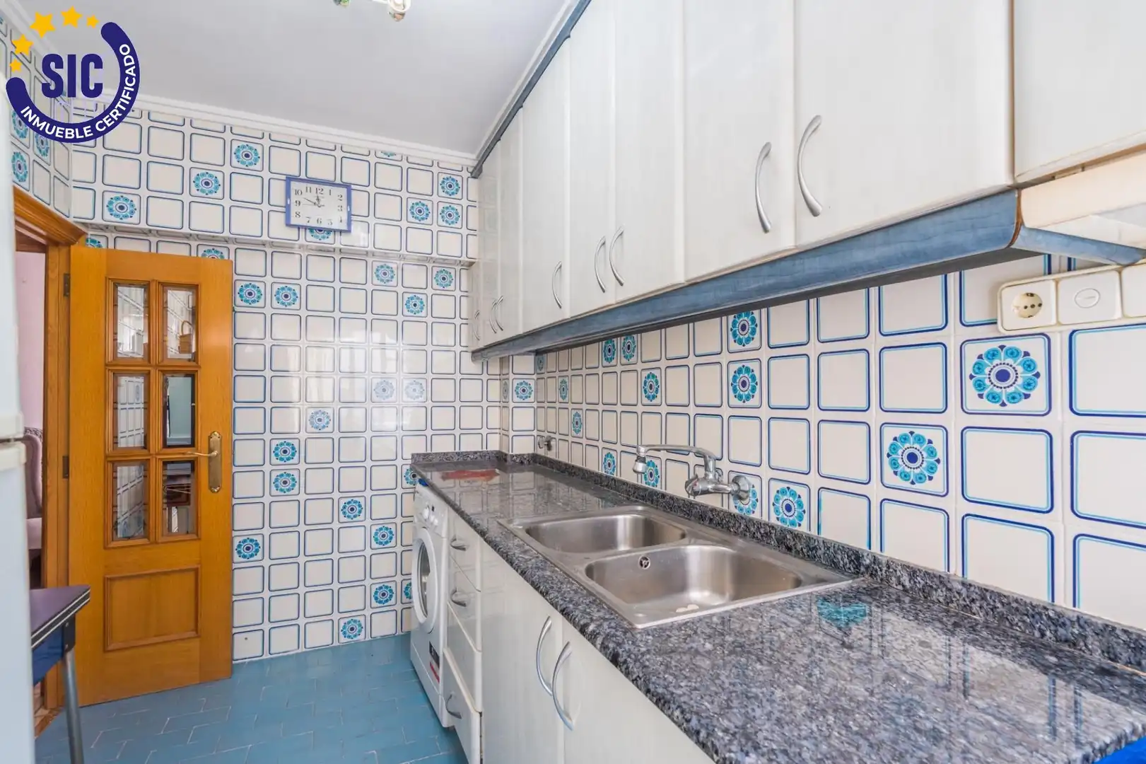 Kitchen of Apartments for sale in Valencia  with Air Conditioner