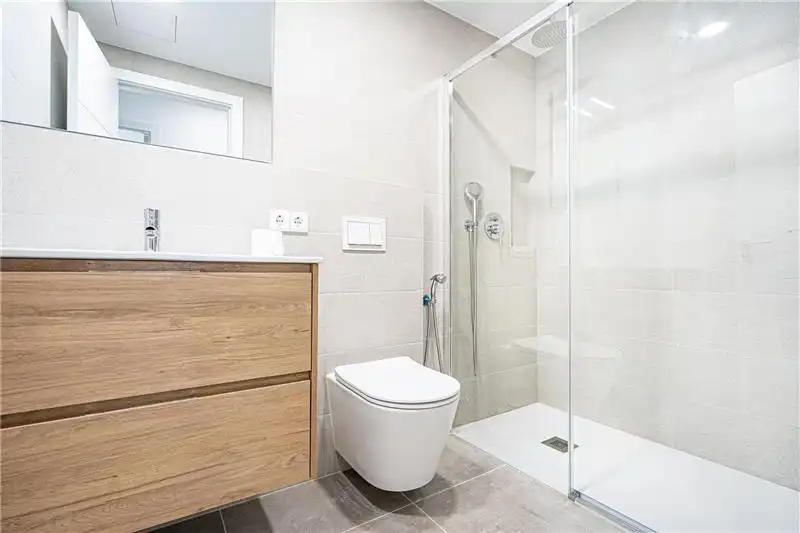 Badezimmer von Wohnung zur Miete in Nord