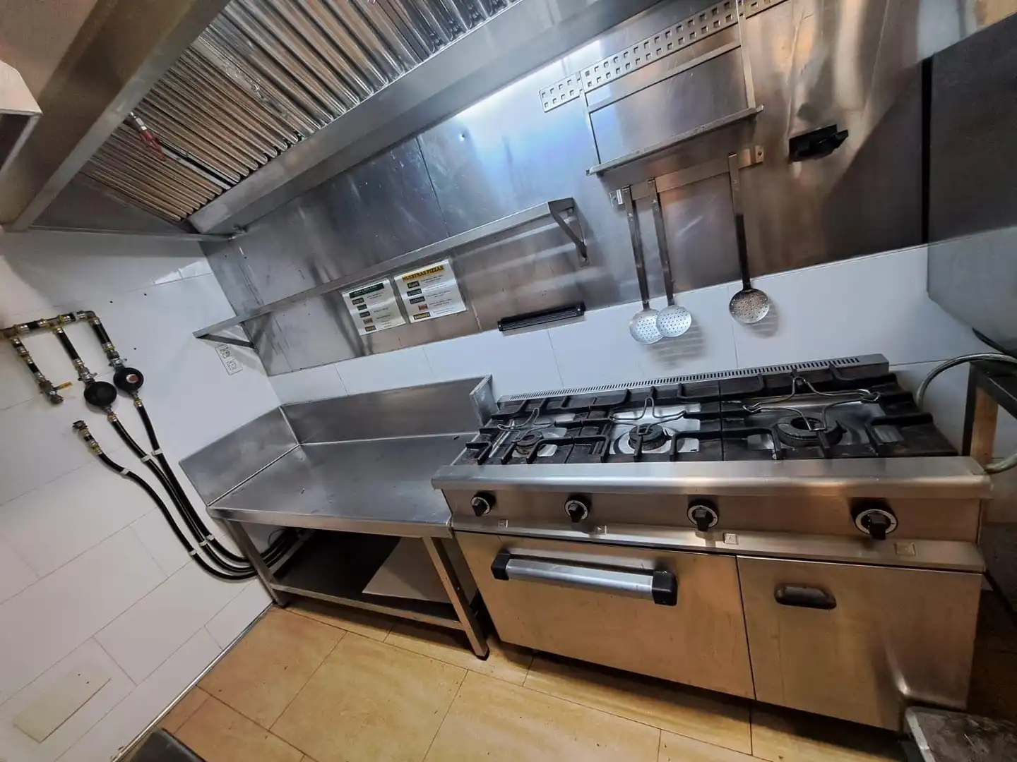 Cocina de Local de alquiler en Ribeira con Amueblado