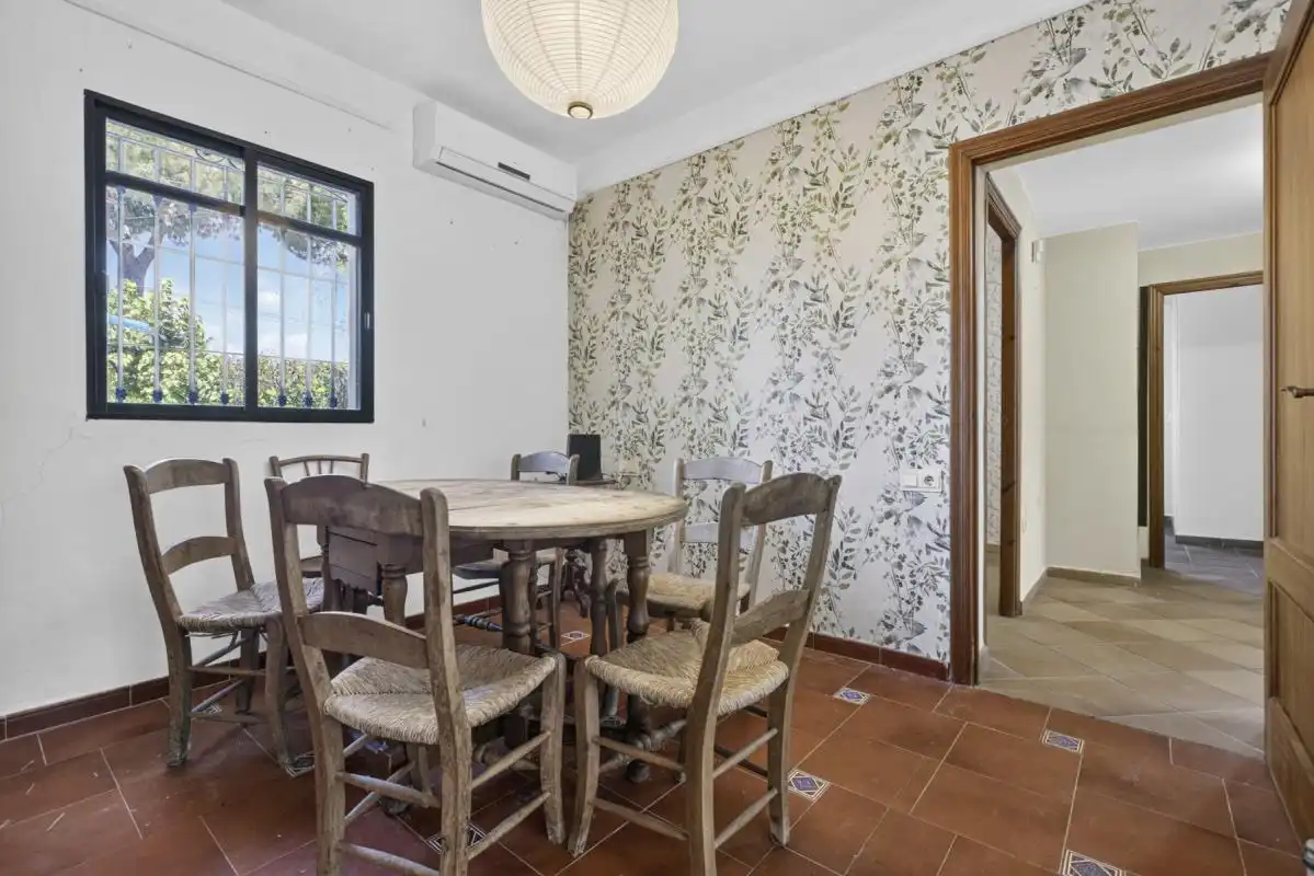Esszimmer von Haus oder Chalet zum Verkauf in Bollullos de la Mitación mit Klimaanlage, Heizung und Privatgarten