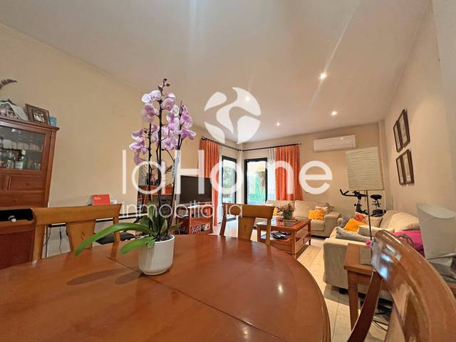 Casa adosada en Venta en Casas Verdes