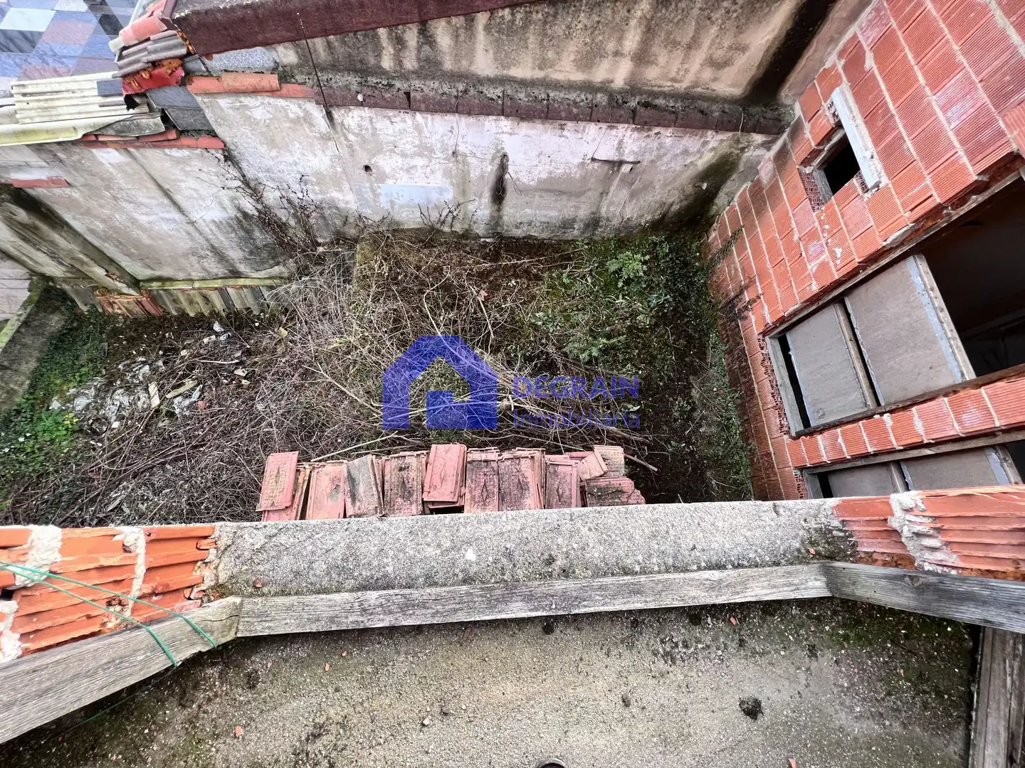Casa adosada en venda en Oviedo  amb Jardí privat