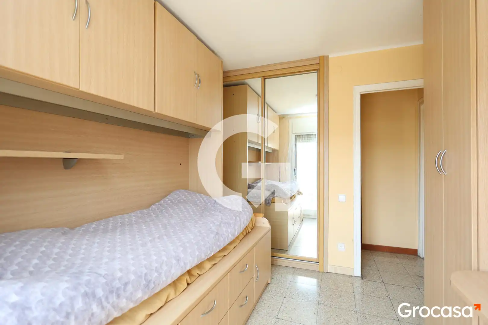 Dormitori de Àtic en venda en L'Hospitalet de Llobregat amb Aire condicionat, Terrassa i Forn