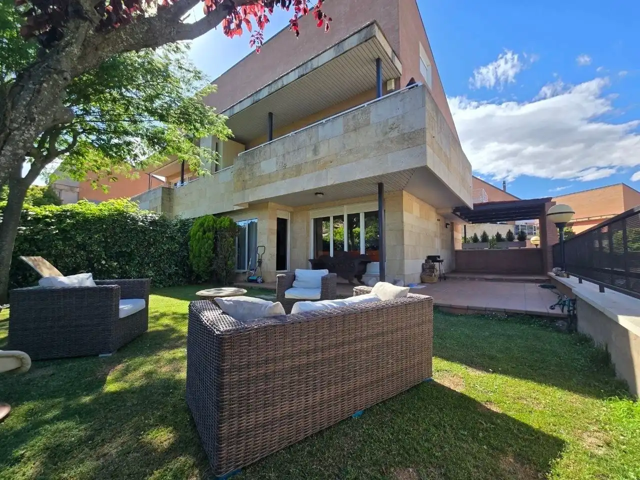 Jardín de Casa o chalet en venta en  Logroño con Calefacción, Jardín privado y Terraza