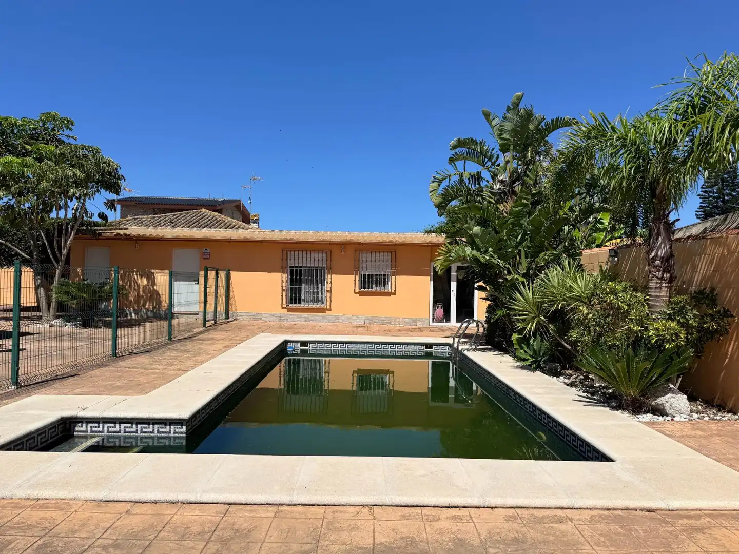 Piscina de Casa o xalet en venda en Chiclana de la Frontera