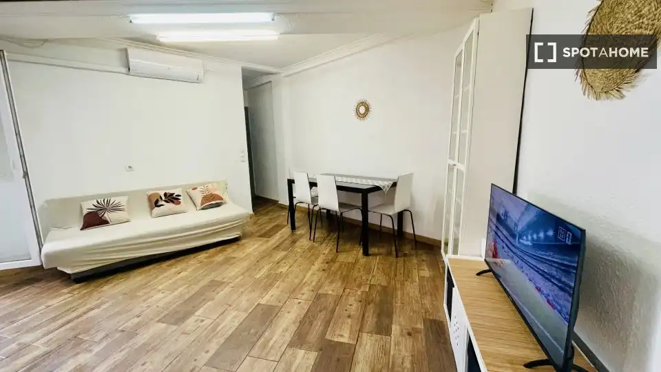 Living room of Flat for rent in Valencia  with Air Conditioner, Heating and Furnished